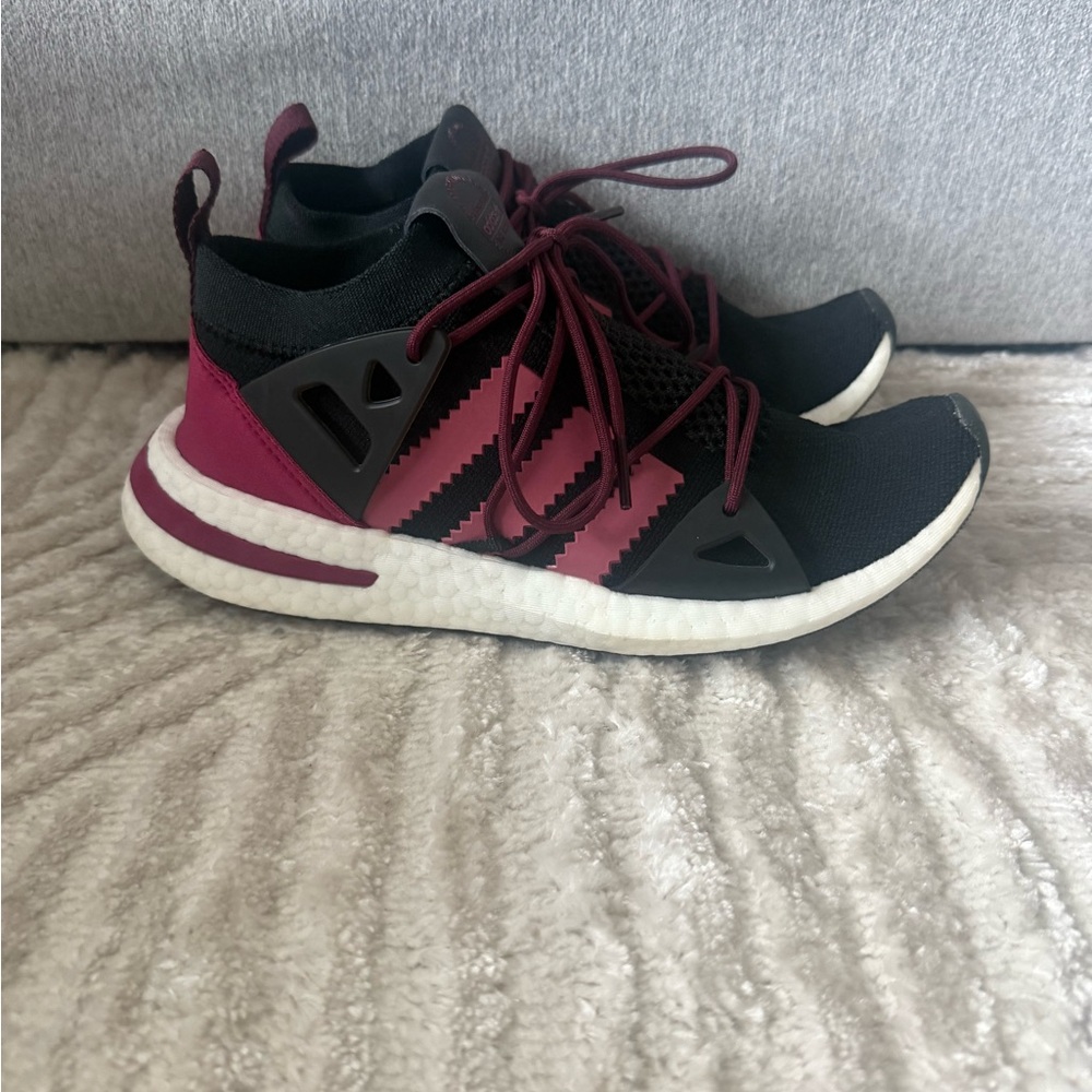 Adidas Women's Black and Maroon Sneakers